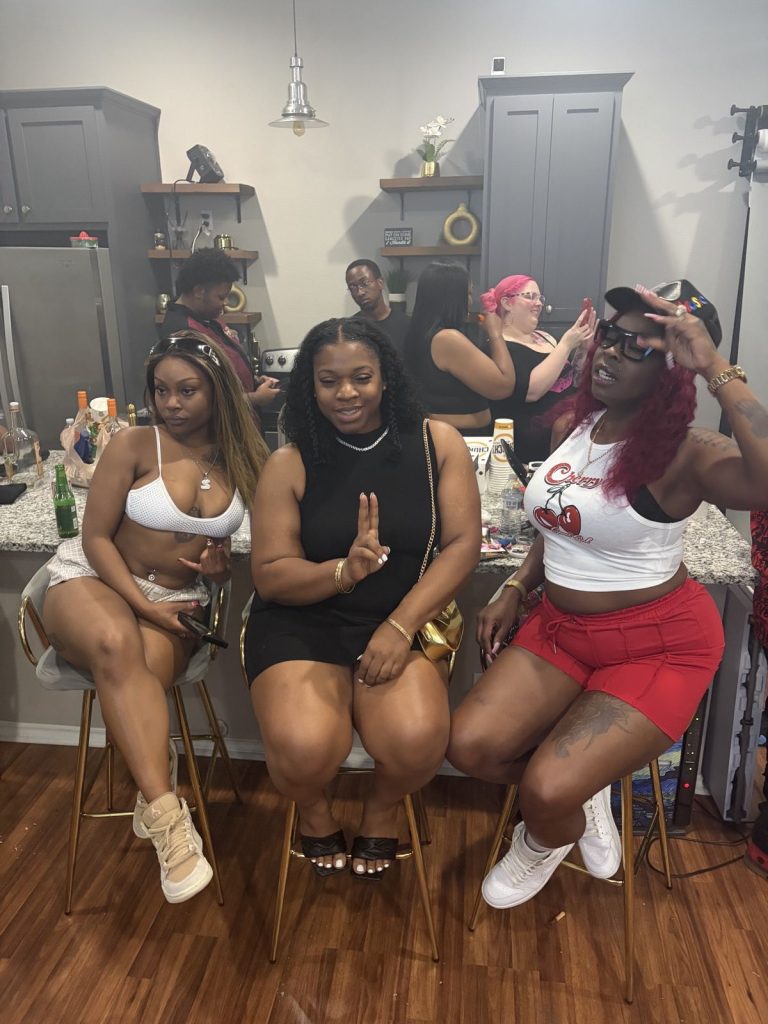 April Thee Amazon at The Wild Hairr Show