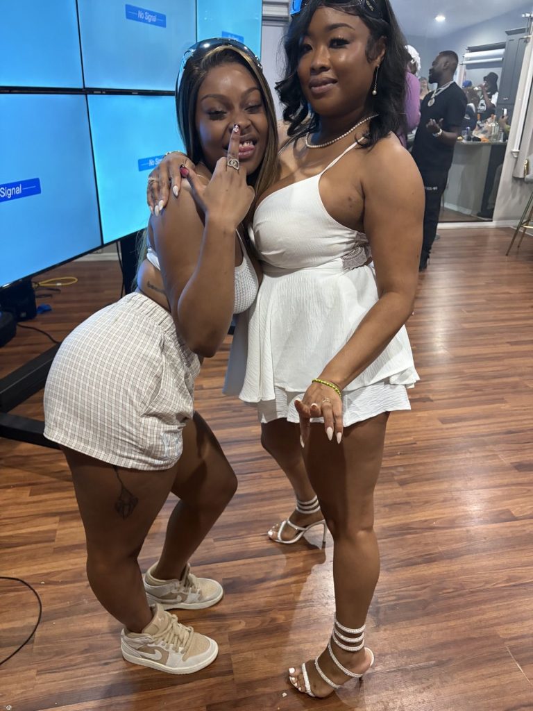 April Thee Amazon at The Wild Hairr Show